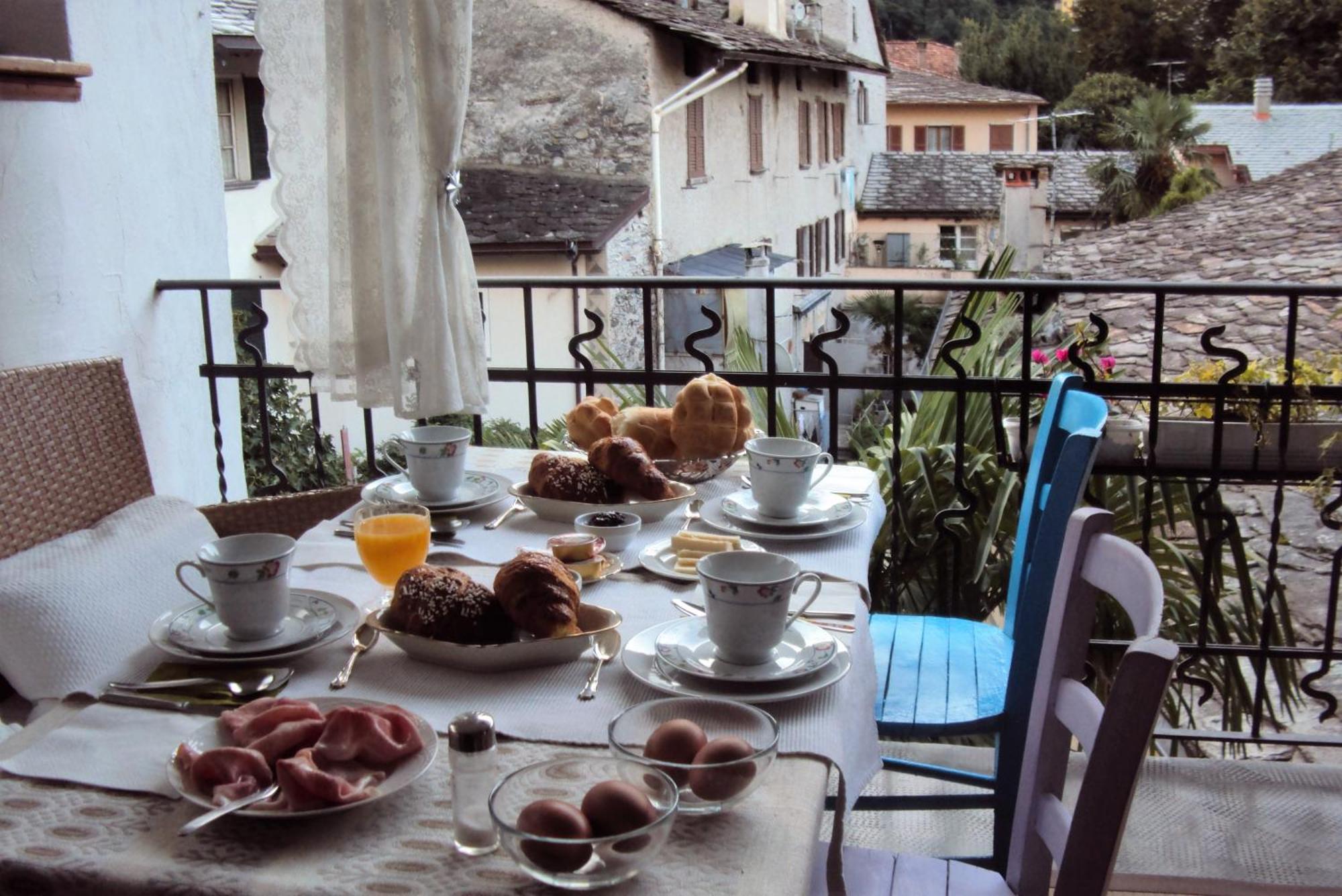 Bb Chiavenna Centro Storico Bed & Breakfast Exterior foto